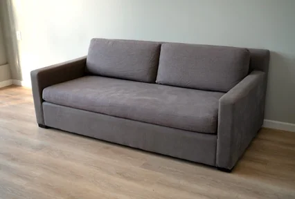 RH Belgian Track Arm Sofa